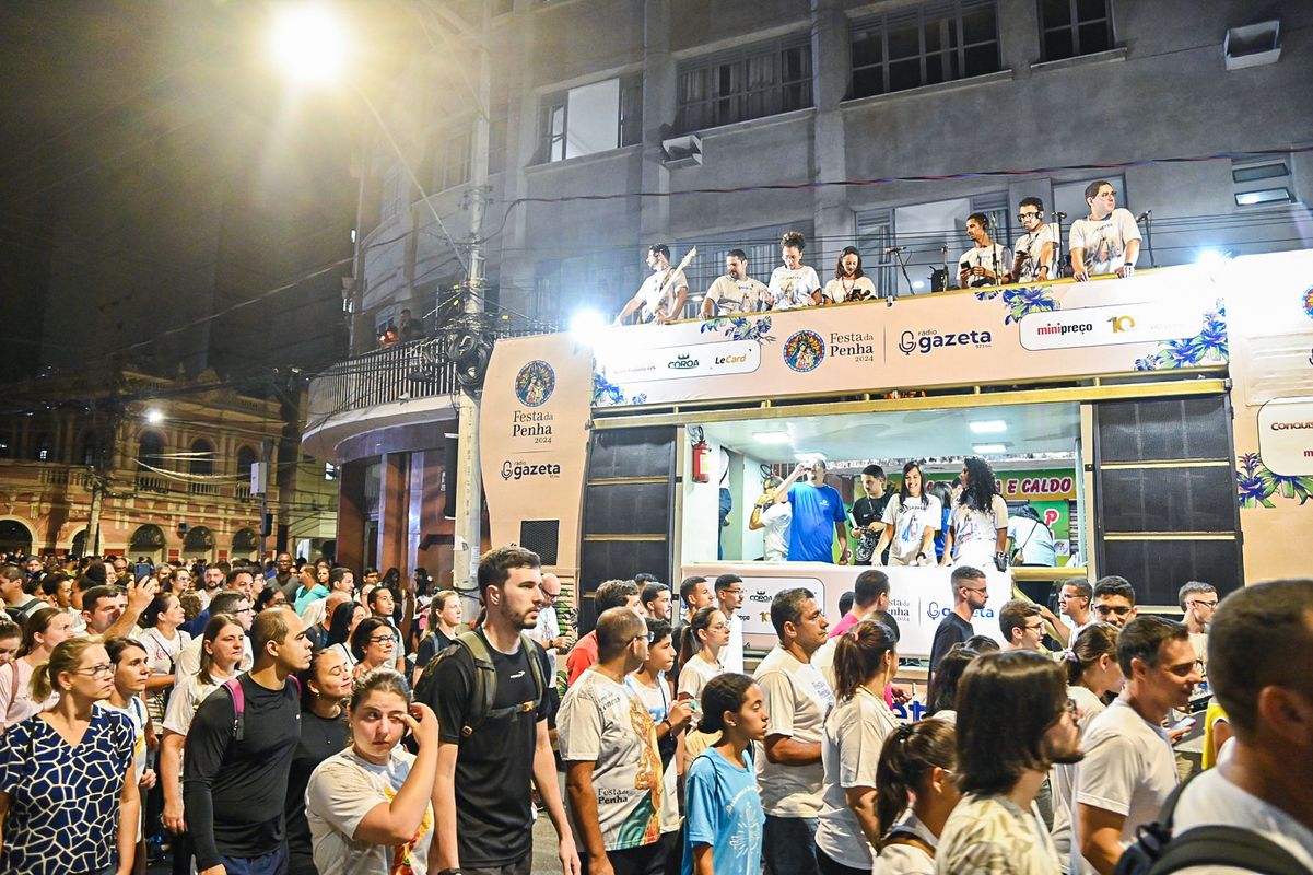 Pela primeira vez a rádio oficial da Festa da Penha esteve na principal Romaria com um trio elétrico.
