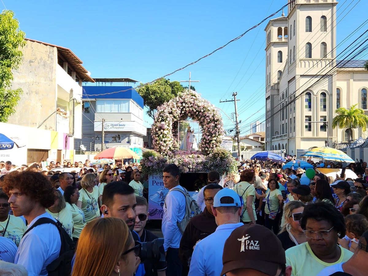 Romaria das Mulheres: parte das celebrações a Nossa Senhora da Penha por Vitor Jubini