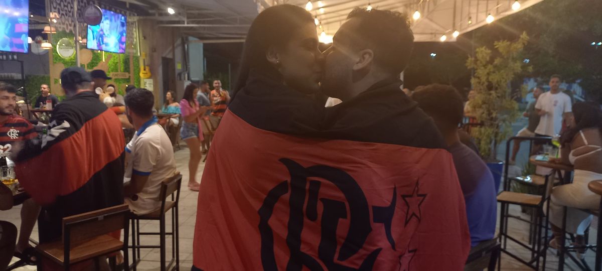 Ronney Kazik e Lorena Gonçalves são capixabas torcedores do Flamengo. Ele de Vitória, ela de Cariacica