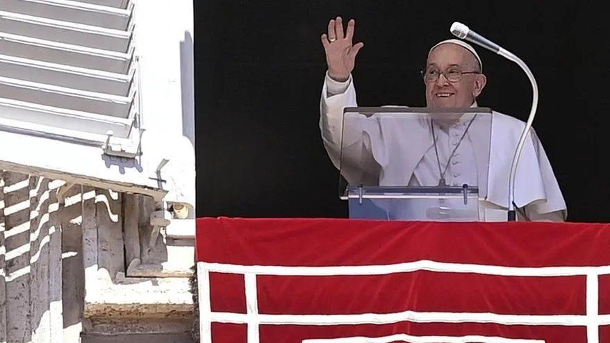 Documento assinado pelo Papa Francisco classifica a cirurgia de redesignação sexual, a ideologia de gênero, a barriga de aluguel, o aborto e a eutanásia como potenciais 'ameaças à dignidade humana'