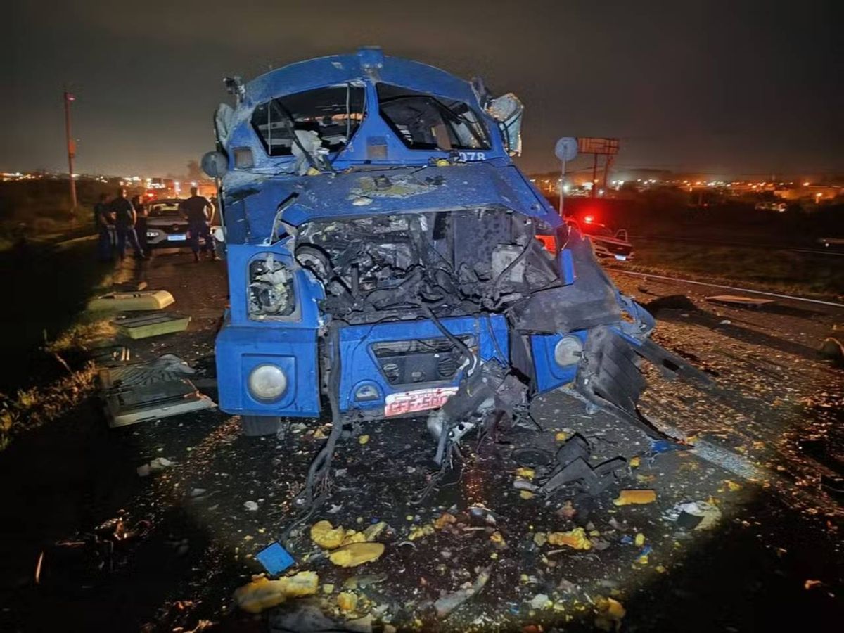 Criminosos explodem carro-forte em rodovia na altura de Cordeirópolis