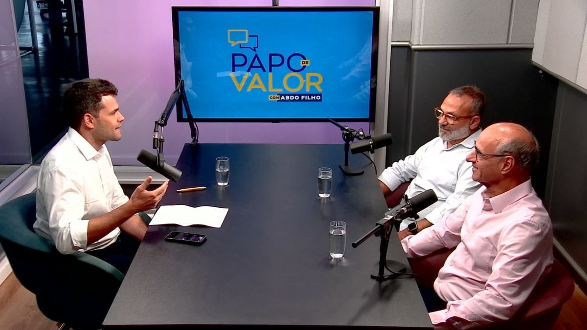 Primeiro episódio do videocast Papo de Valor: Abdo Filho entrevista Alexandre Schubert (de branco) e José Luis Galveas