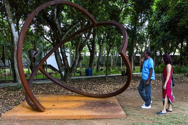 Brisa – Uma escultura cinética para bailar com o vento (2023), de João Wesley de Souza (ES)
