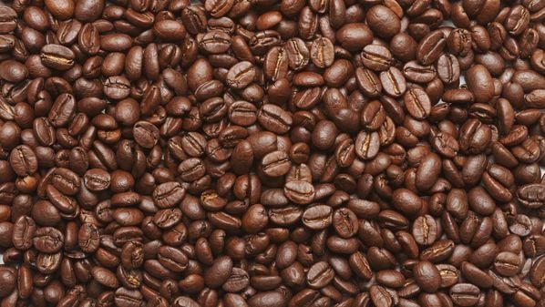 A maioria das pessoas conhece os benefícios do consumo, por causa da cafeína, mas agora você vai saber que só o aroma de café também já traz efeitos positivos