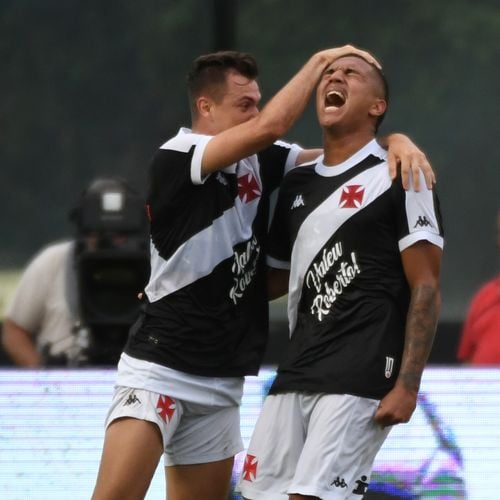 Matheus Cocão fez um dos gols da vitória vascaína sobre o grêmio