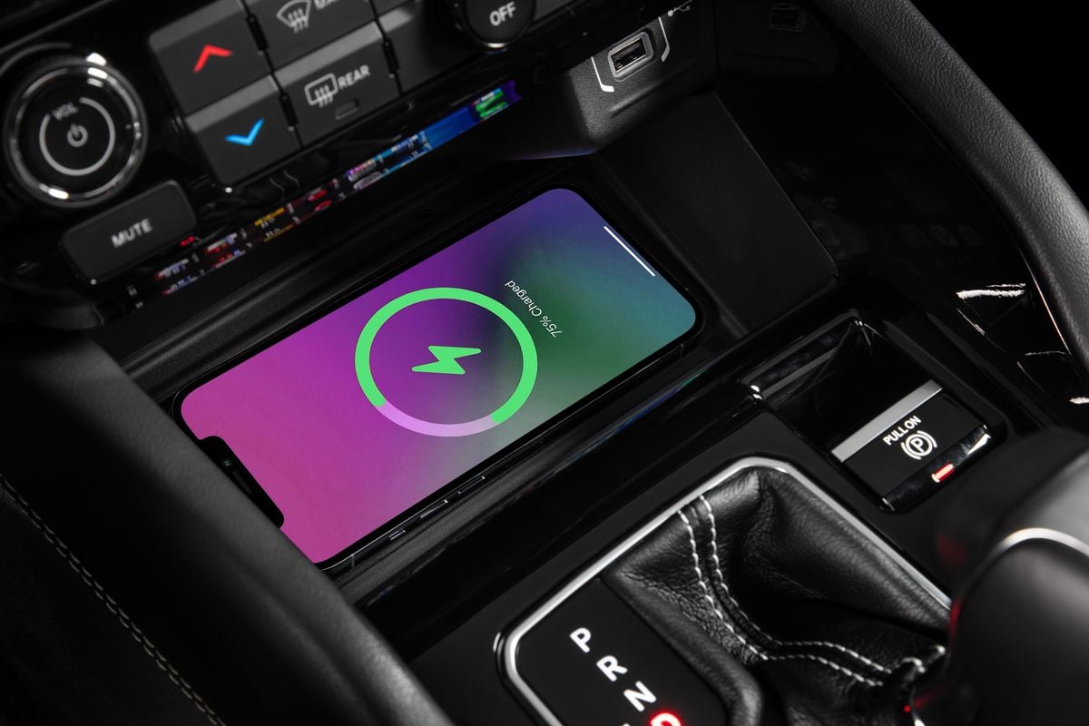 Carregador por indução de celular por Jeep/Divulgação