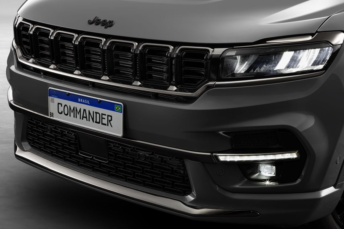 Detalhes da grade dianteira do Blackhawk por Jeep/Divulgação