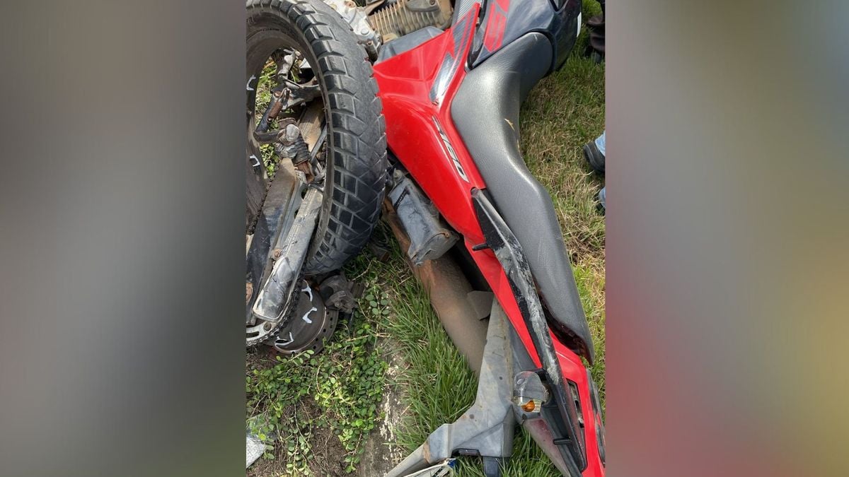 Motociclista morre em acidente com caminhão na BR 101 em São Mateus