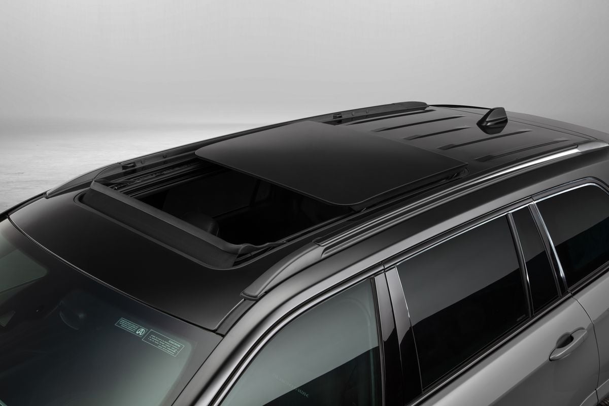 Teto solar panorâmico por Jeep/Divulgação