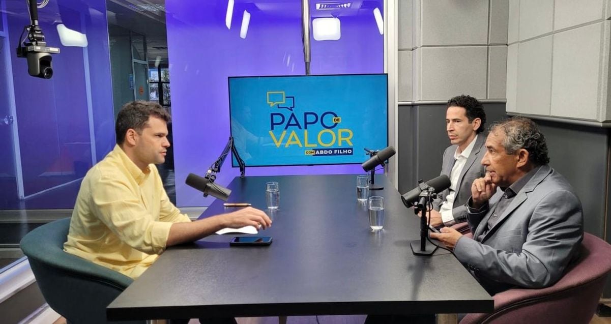 Papo de Valor #02: Abdo Filho entrevista Douglas Vaz (à frente) e Eduardo Fontes