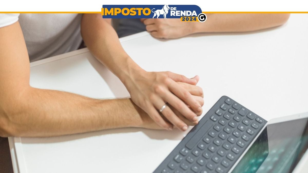 Quem é casado ou tem uma união estável há mais de cinco anos pode optar por entregar a declaração de forma conjunta ou separada no Imposto de Renda 2024