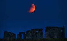 Pesquisadores estão investigando se Stonehenge se alinha com as posições da Lua, assim como do Sol