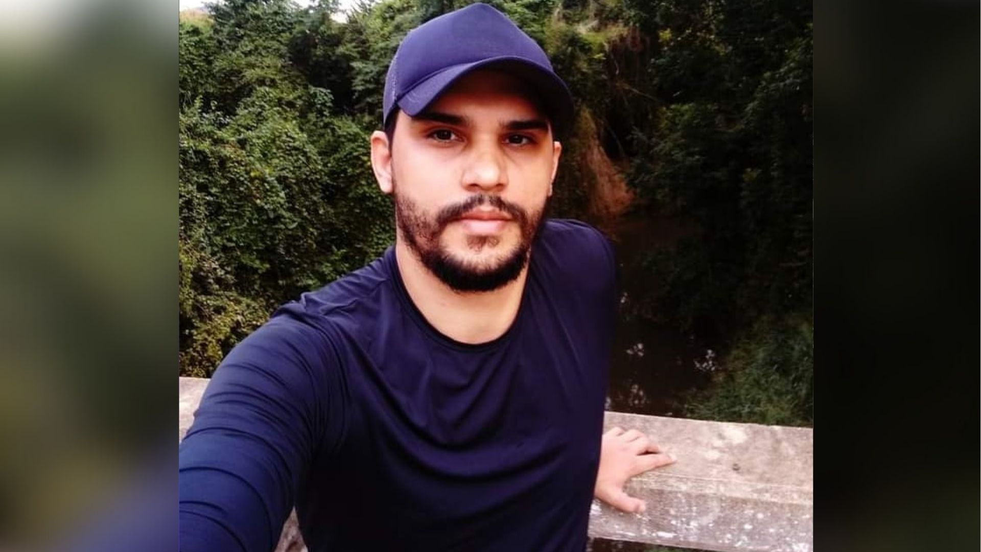 Moises Salomão de Oliveira Campos estava morando na casa da irmã, depois de ter a residência afetada pela enchente, mas pulou o muro à noite e fugiu no dia 25 de março