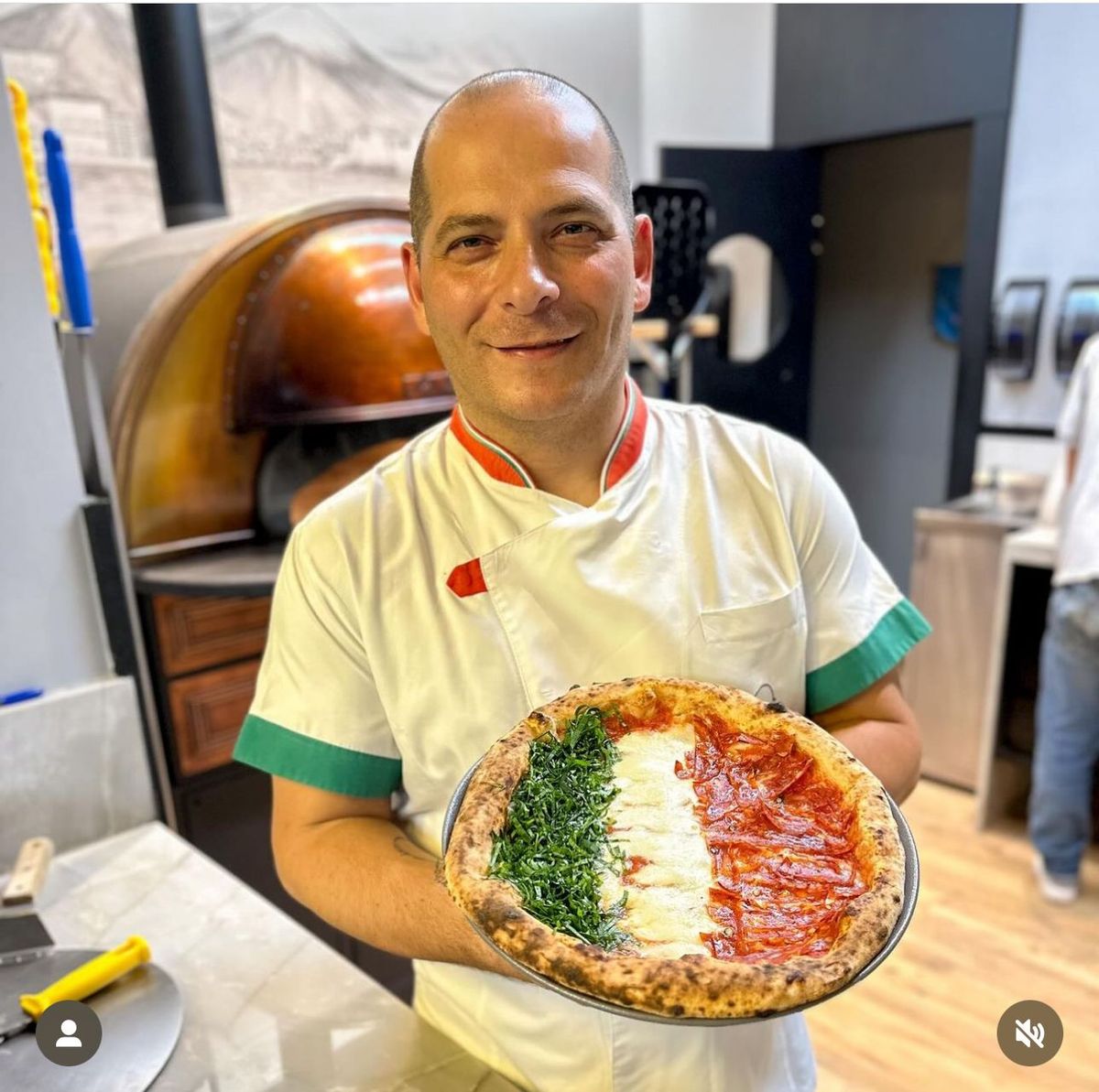 O  chef italiano Alessandro Vallino está no comando da pizzaria e de um restaurante - ambos em Pedra Azul