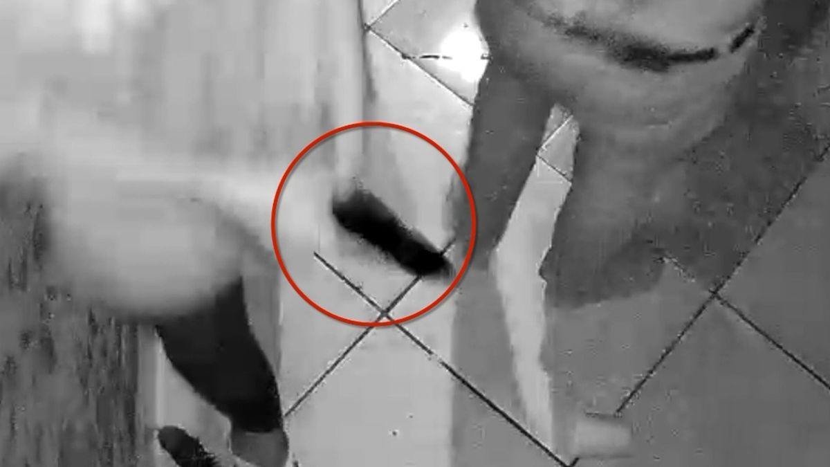 Criminosos invadem casa de policial ao procurarem por duas mulheres que, supostamente, tem envolvimento com o tráfico.