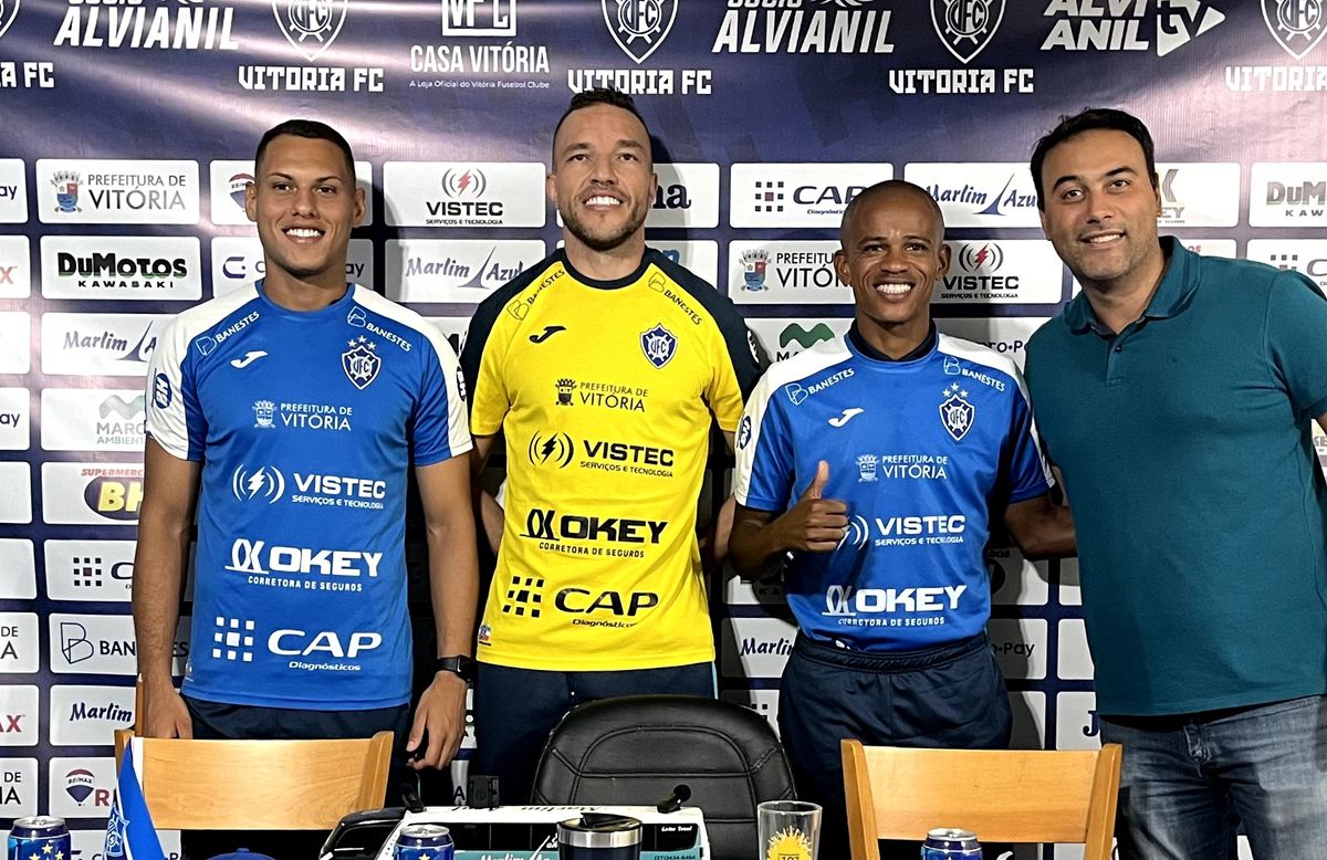 Da esquerda para a direita, Thiago Bettim, Luís Carlos, Gil Mineiro e Rodolfo do Carmo, diretor de futebol