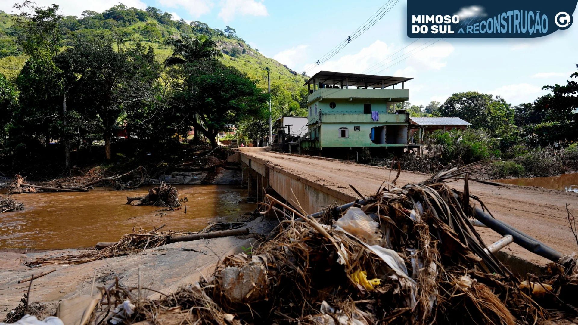 Rastro de destruição deixado por enchente ainda pode ser visto nas ruas de Mimoso do Sul, um mês após tragédia