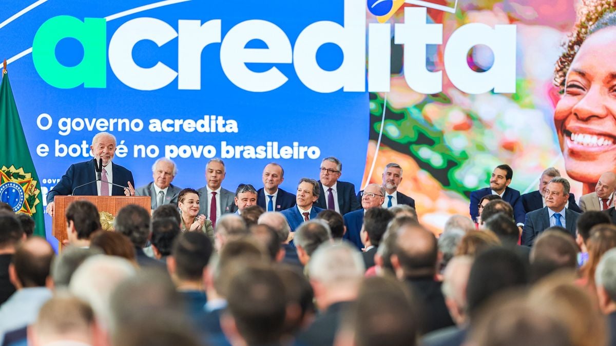  Presidente da República, Luiz Inácio Lula da Silva, durante Cerimônia de Lançamento do Programa Acredita, no Palácio do Planalto.