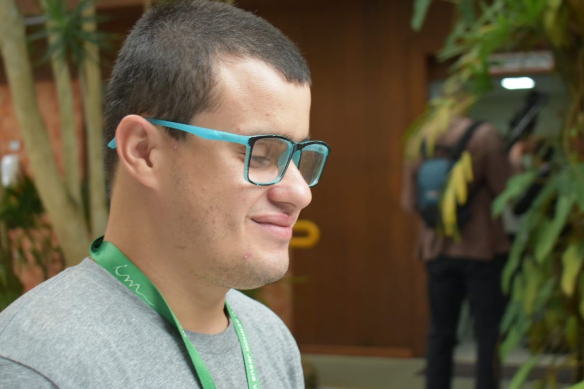 Gabriel Nascimento é surdocego