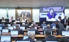 Comissão de Justiça aprovou, nesta quarta-feira (24), matéria que vai contra entendimento do STF e representa revés para governo Lula; texto ainda vai a plenário