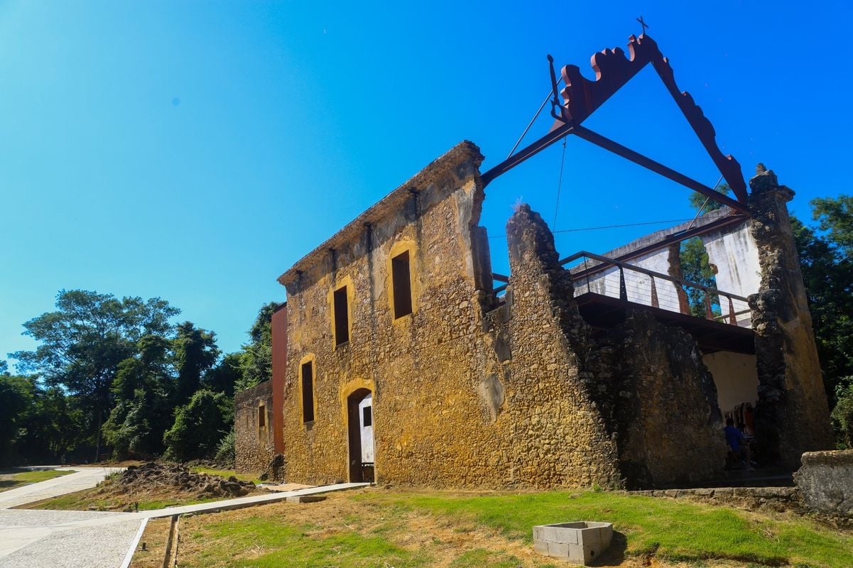 As ruínas da igreja do Sítio Histórico do Queimado, na Serra