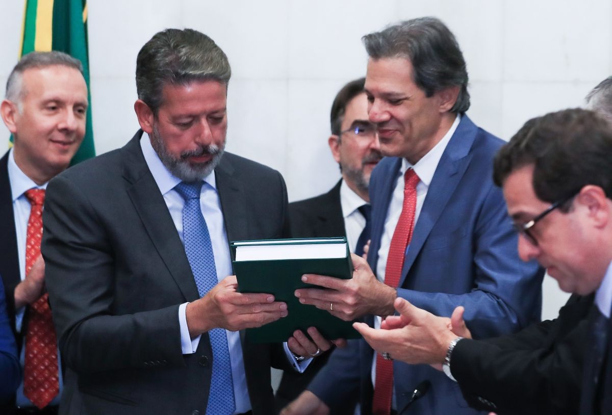 Presidente da Câmara dos Deputados, Arthur Lira recebe o Ministro, Fernando Haddad, a reforma Tributária, durante reunião de líderes