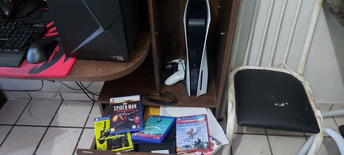 Videogame e computador foram encontrados na residência do homem em Vila Velha