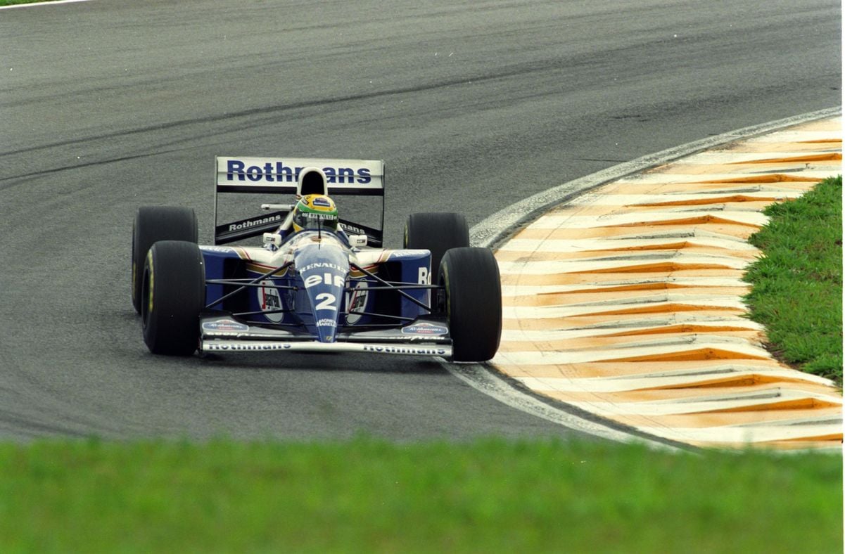 Ayrton Senna dirigindo o FW16B, seu último carro como piloto de Fórmula 1