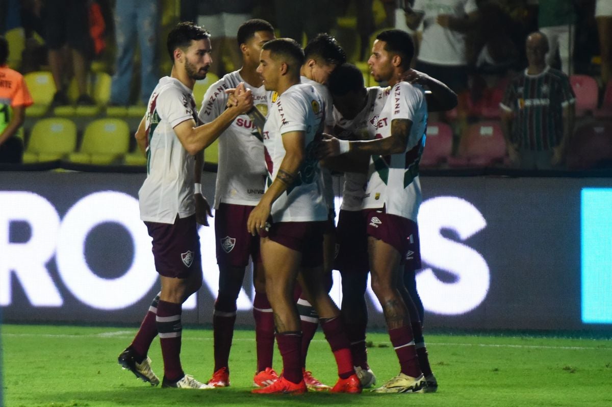 Fluminense vence o Sampaio Corrêa por 2 a 0 no Kleber Andrade