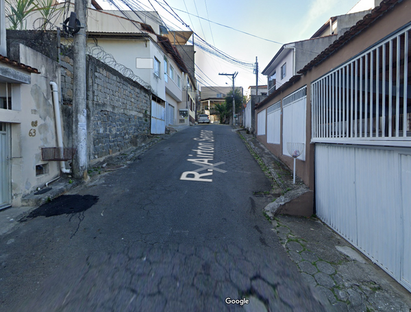 Rua Airton Senna, em Andorinhas, Vitória