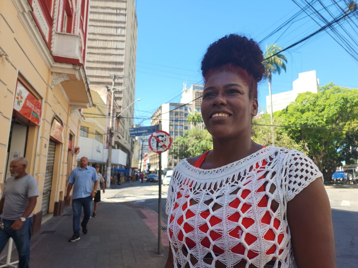 Hoje atuando como dançarina, Andreza dos Santos conta que sofria as microagressões racistas em ambientes corporativos