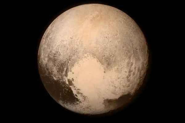 Plutão retrógrado 2023 começa em 1° de maio e vai até 11/10 e muda de signo no meio do processo. Saiba o que isso significará para você