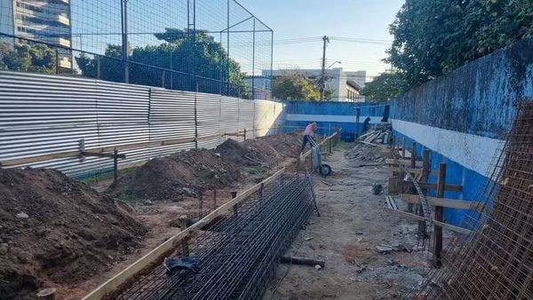 Obras de fundação das novas lojas do Salvador Costa