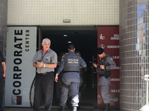 Prédio da Reta da Penha é esvaziado após suspeita de bomba por Ricardo Medeiros
