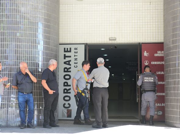 Prédio da Reta da Penha é esvaziado após suspeita de bomba por Ricardo Medeiros