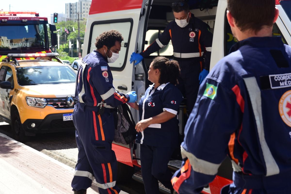 Funcionária do prédio chegou a passar mal após ameaça de bomba na Reta da Penha