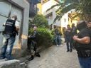 Polícia faz operação no Morro da Garrafa e apreende cobre e até peça de hidrante em Vitória(Reprodução | Polícia Civil)