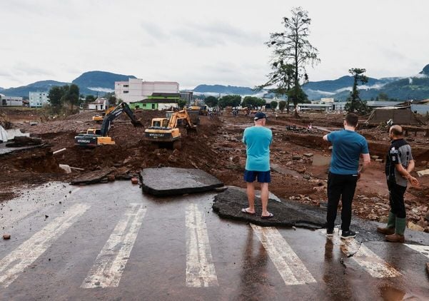 Estrada destruída na cidade de Roca Sales, no Vale do Taquari