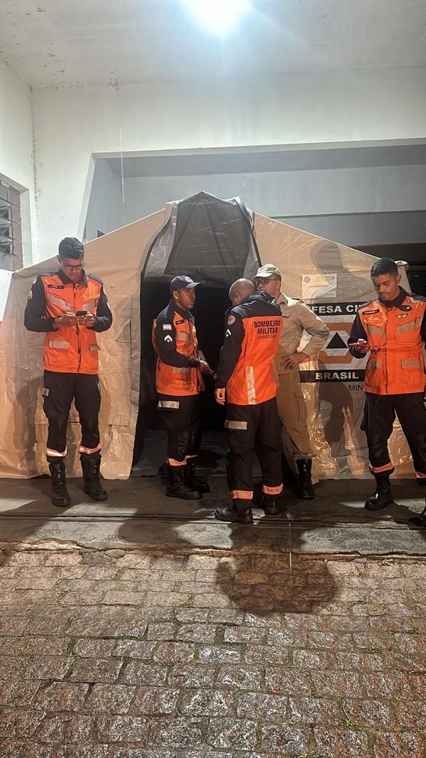 Bombeiros do ES encontram cenas de destruição e ajudam em resgates no RS por Reprodução | Corpo de Bombeiros