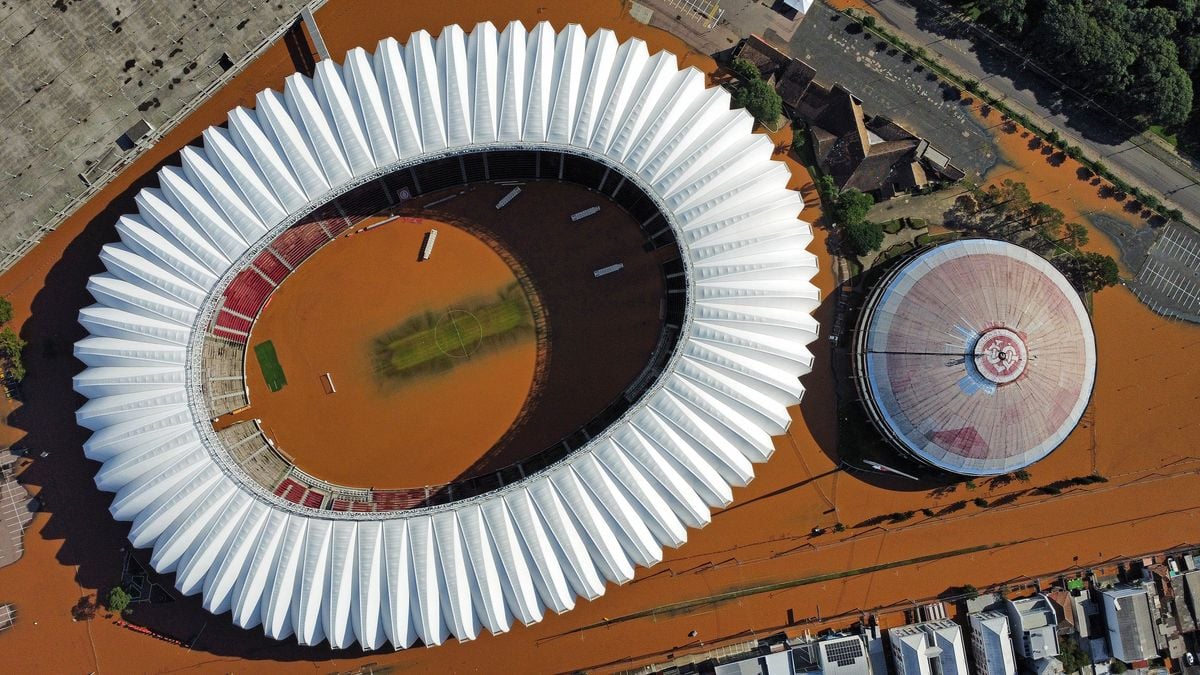 Estádio Beira-Rio, do Internacional, alagado. 