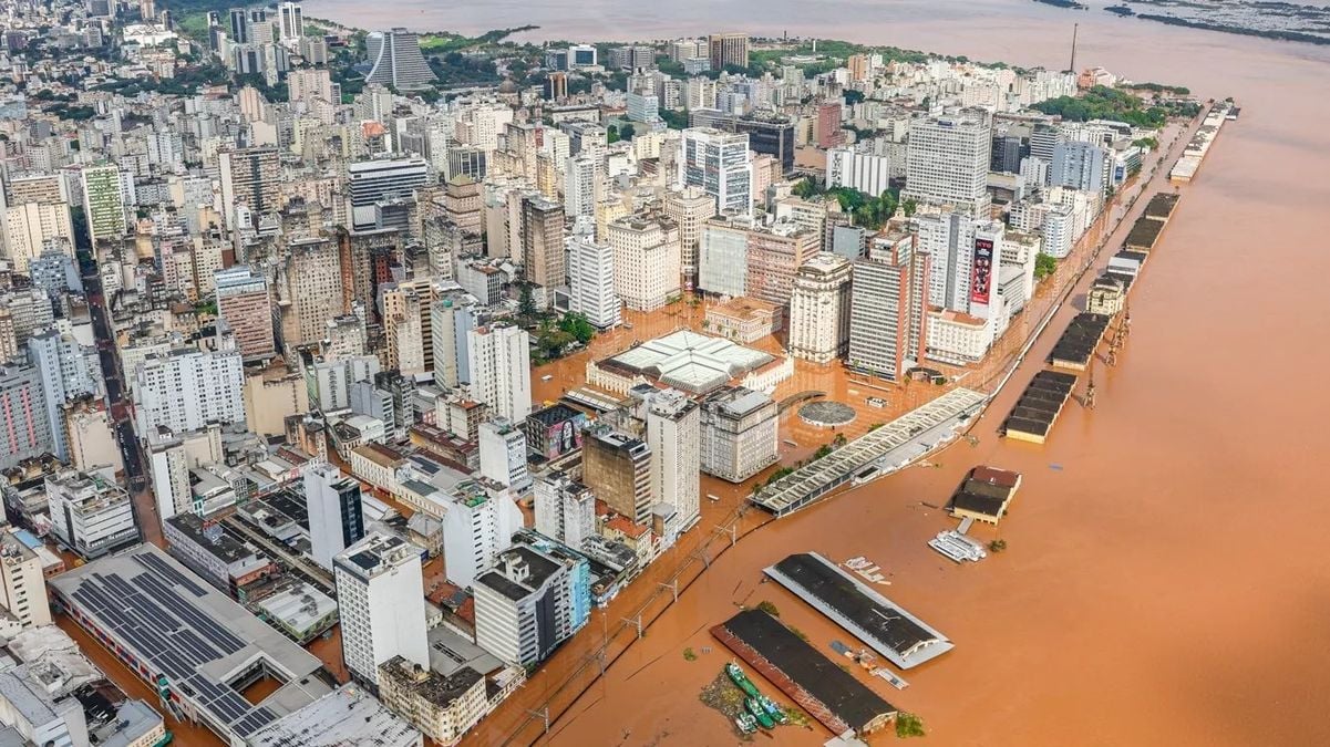 Imagem áerea de Porto Alegre, afetada pelas chuvas desde o fim de abril