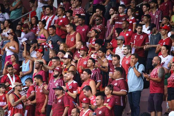 Torcida da Desportiva Ferroviária 'matou' a saudade de ver o seu time no Engenheiro Araripe