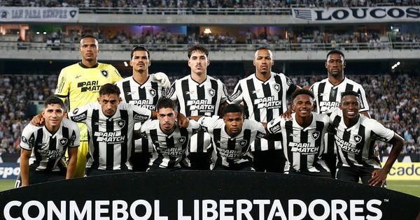 A Conmebol divulgou, nesta sexta-feira (18), os árbitros para os jogos de ida das semifinais da Libertadores e da Sul-Americana.