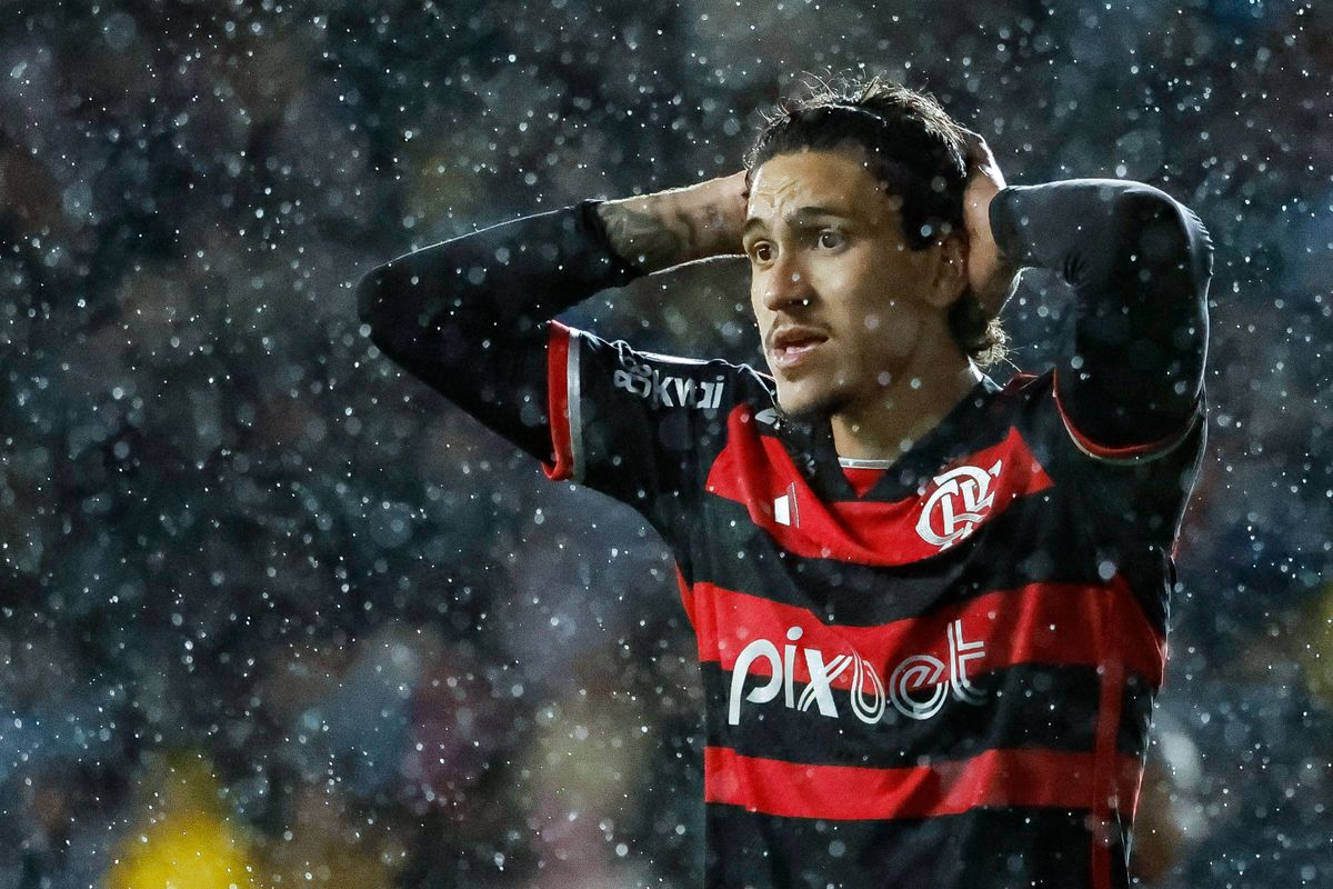 Pedro incrédulo com a derrota do Flamengo para o Palestino pela Libertadores