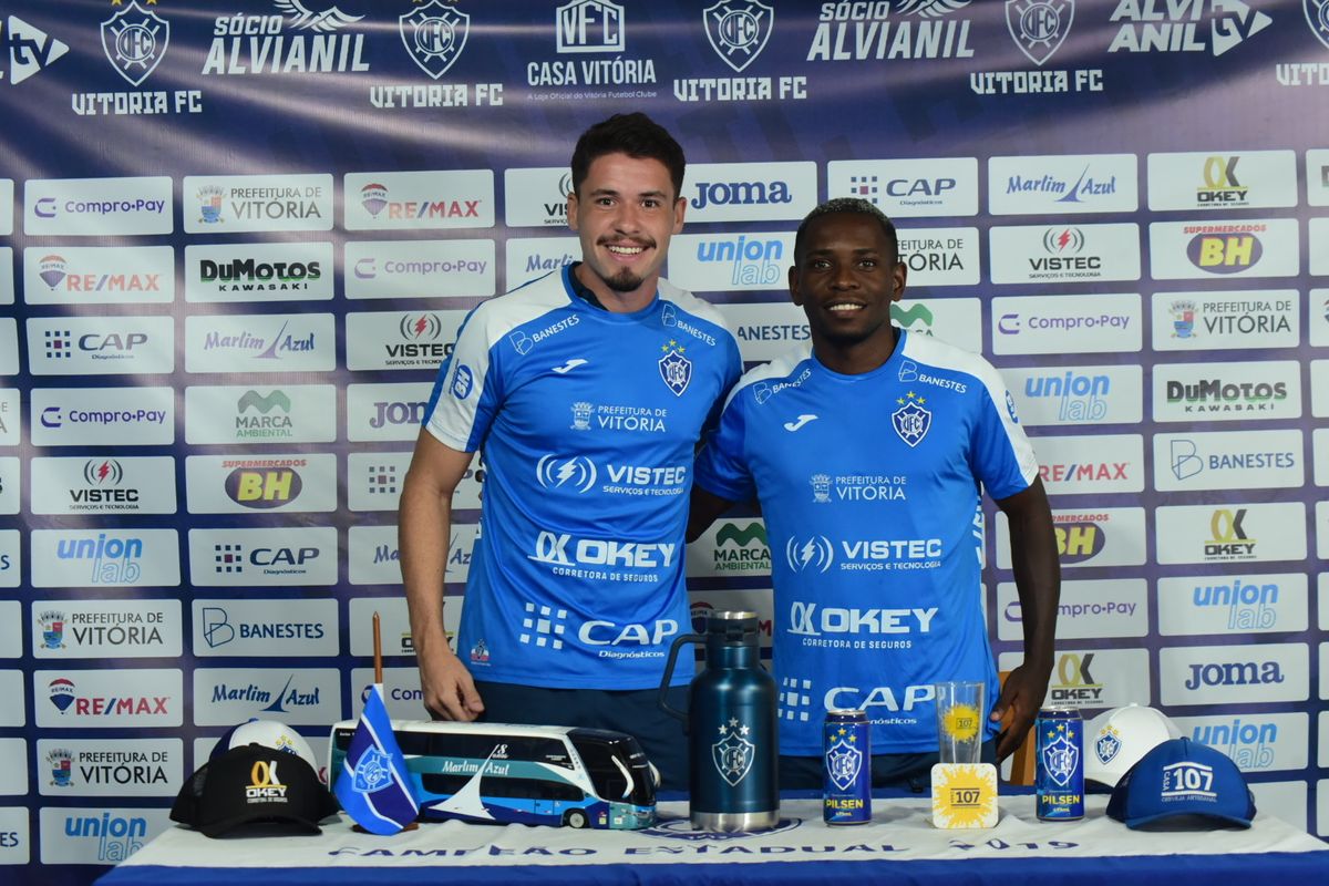 Rodrigo Rocha (esquerda) e Marcudinho (direita) são os novos reforços do Vitória