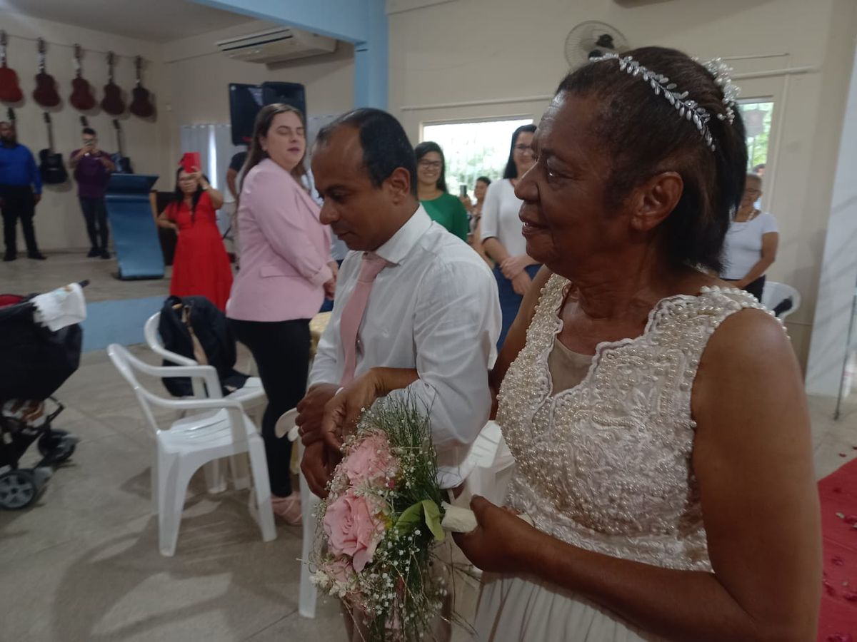 Aos 75 e 79 anos, idosos se casam em Centro de Convivência de Nova Venécia por Divulgação | CCI Moacyr Sélia Filho