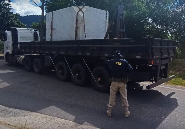 Caminhoneiro sob efeito de rebite foi parado pela PRF em Guarapari