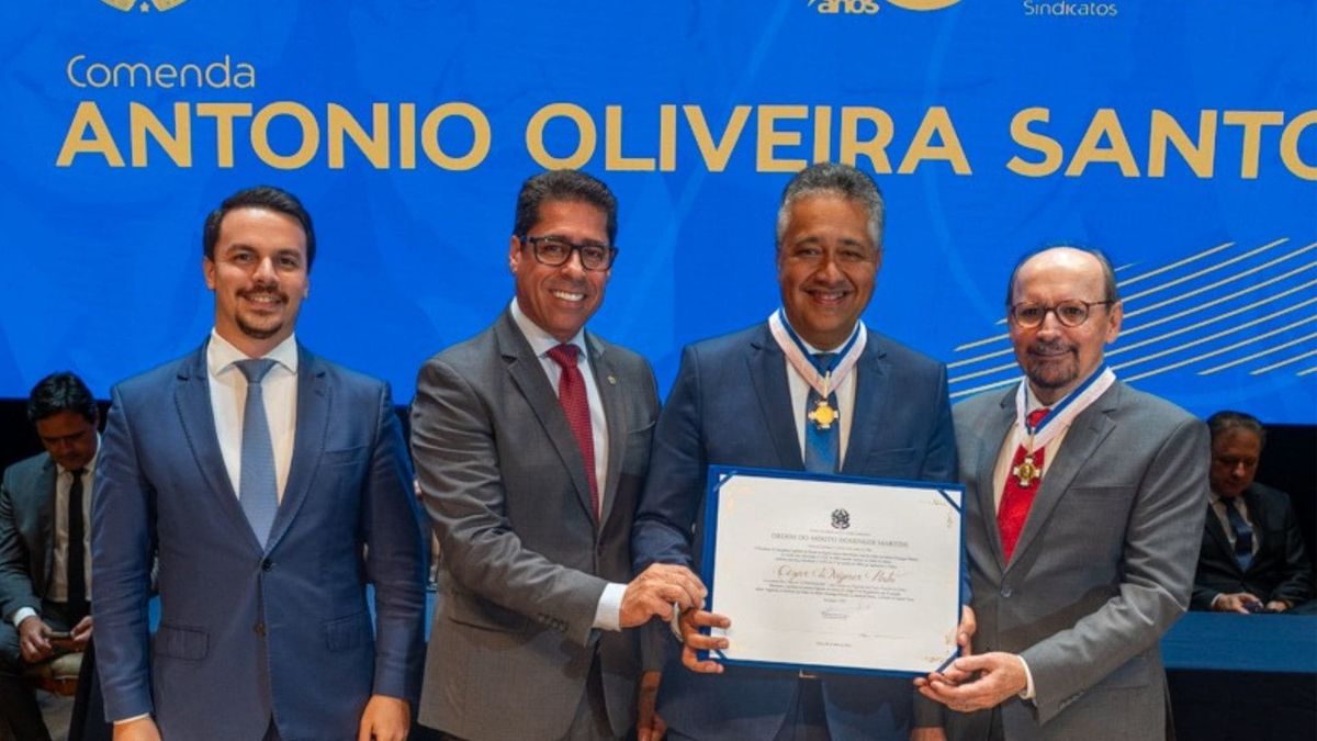 Cézar Wagner Pinto, diretor de relações institucionais da Fecomércio-ES, Idalberto Moro, presidente da Fecomércio-ES, Marcelo Santos, presidente da Assembleia Legislativa, e Giuliano Nader, diretor de relações institucionais