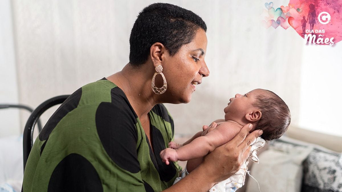 Após o fim de um relacionamento, a cabeleireira Jaqueline Oliveira Santos descobriu que estava grávida; saiba o que ela passou e como o bebê transformou sua vida