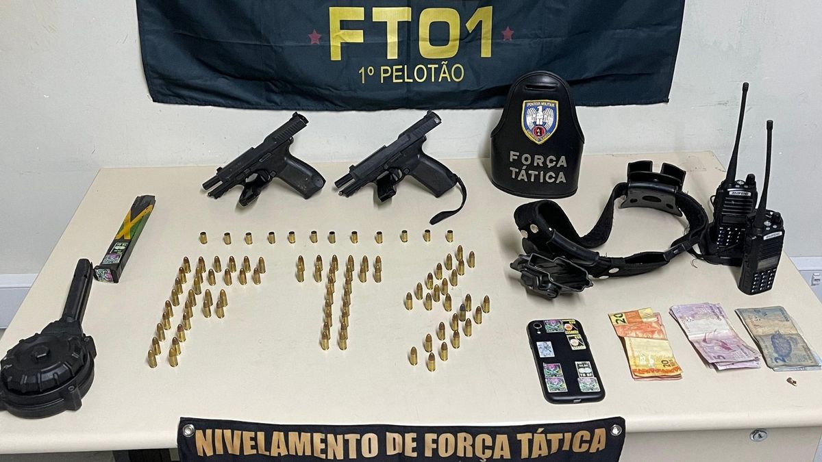 Material apreendido após confronto entre PMs e criminosos em São Benedito, Vitória